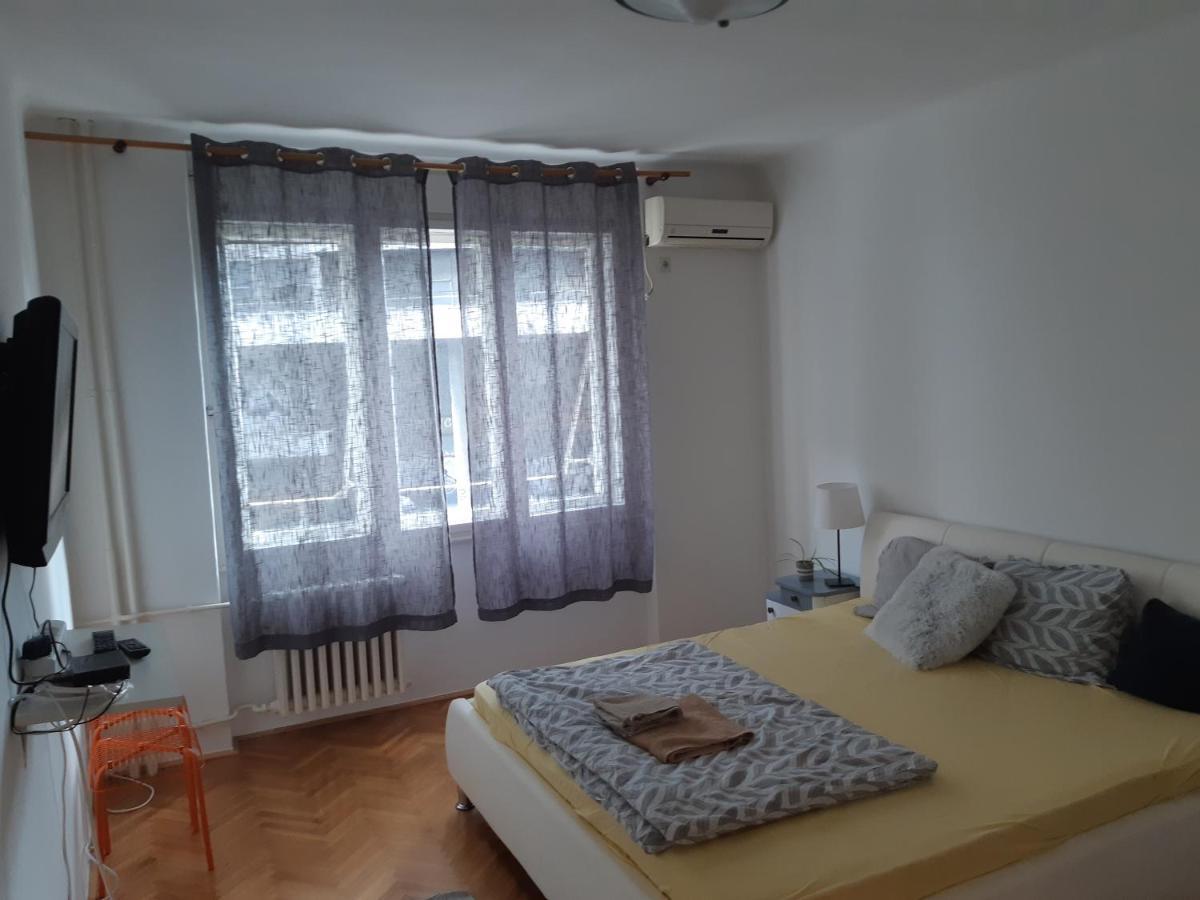 Balkanska Private Rooms & Apartment Beograd Ngoại thất bức ảnh